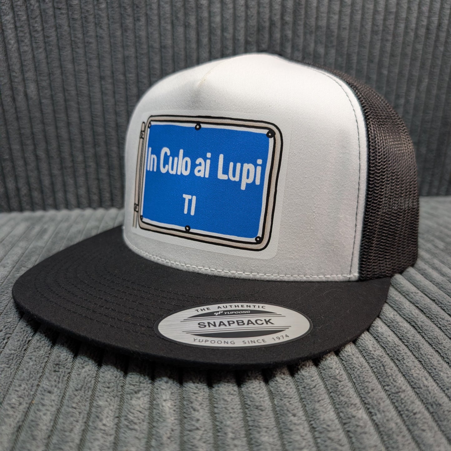 Cappellino Trucker TiciSticherz - In Culo ai Lupi